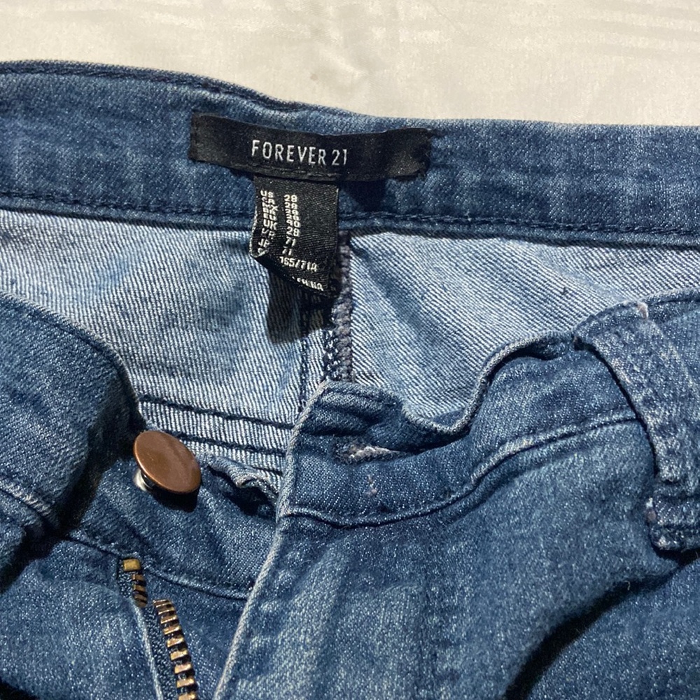 Jeans - Picture 2 of 4